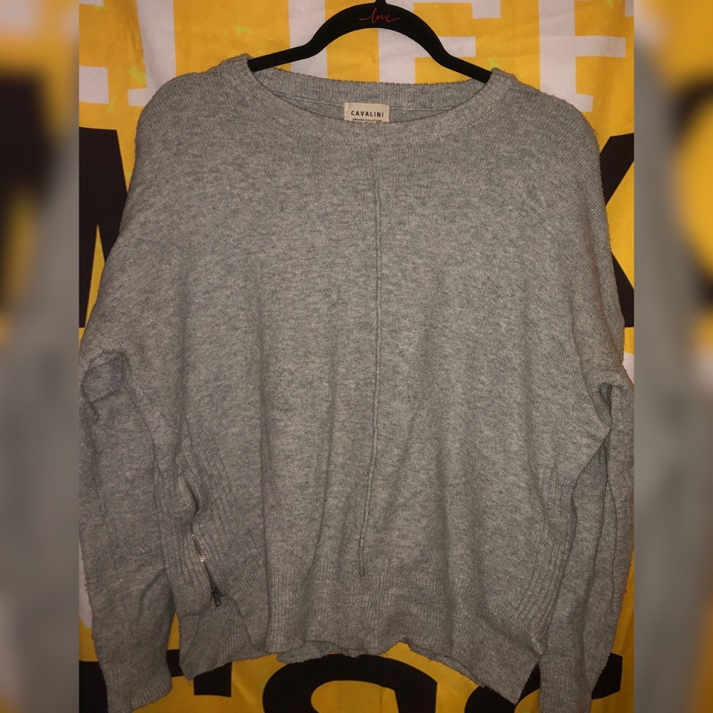 Super Cute Sweater w/ Side Zipper🤍